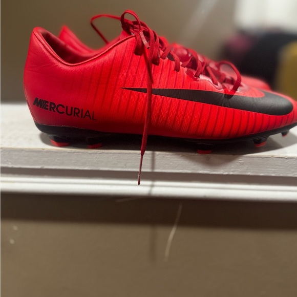Nike Mercurial Red and Black Cleats - Picture 1 of 5